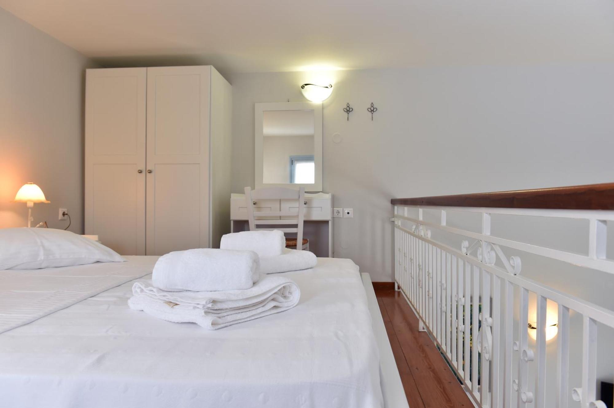 Tonia Apartments Paros 克里希阿克提 外观 照片